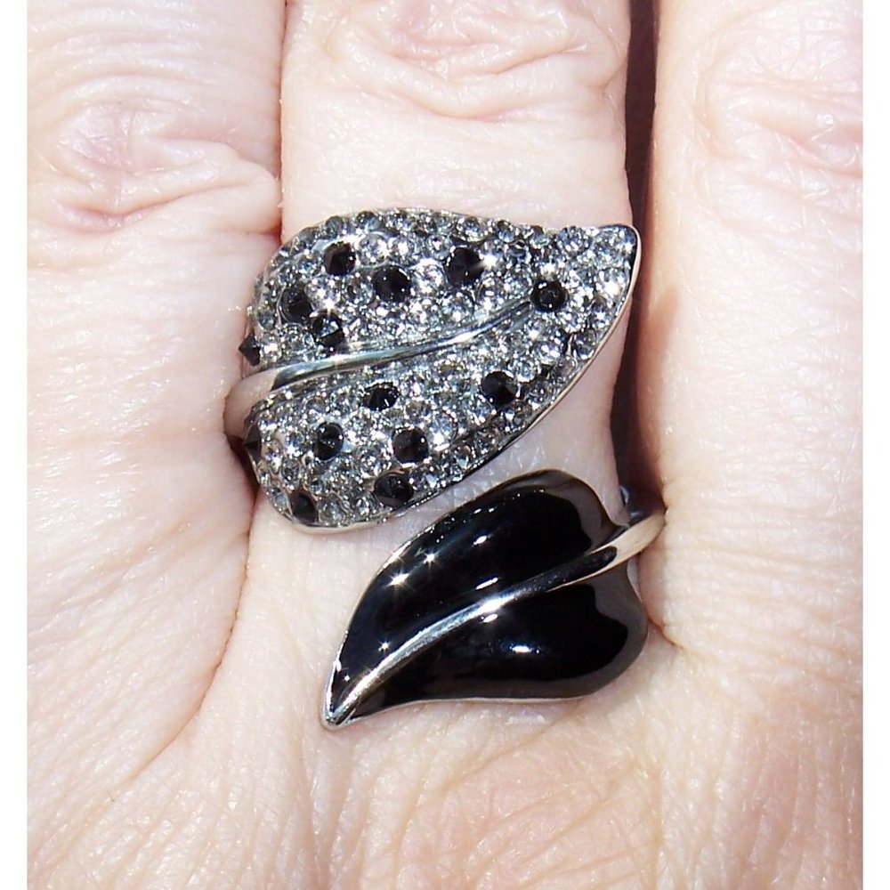STAINLESS STEEL Black & Clear Crystals Leaf Ring - Picture 3 of 15